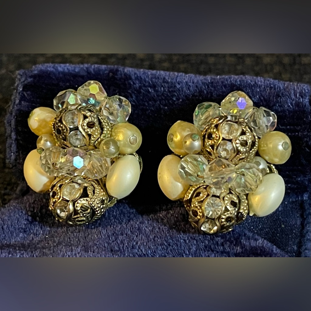 Vintage Vendome Clip On Earrings. Aurora Borealis And Silver Tone Beads